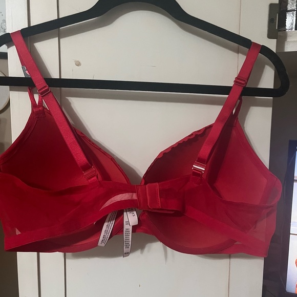 Nwot Victoria secret bra - Picture 4 of 6